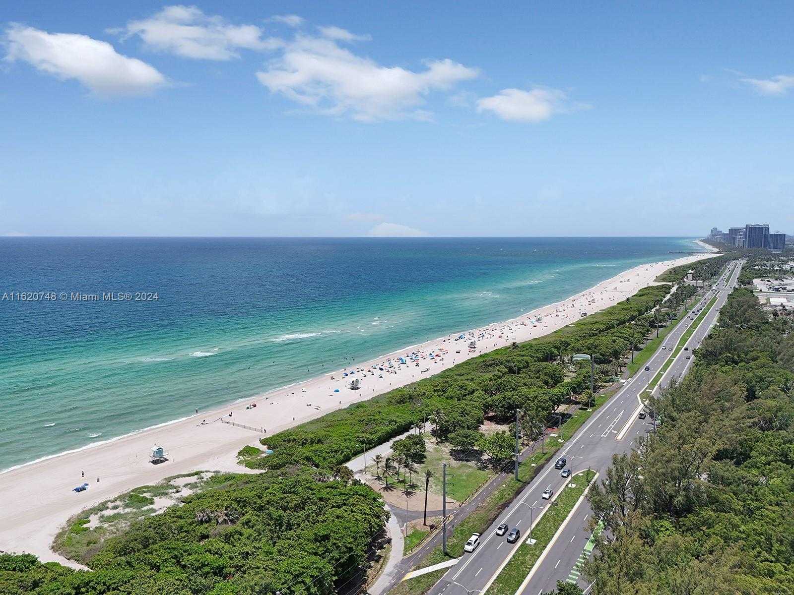 Small Image of 100 BAYVIEW DR #430, Sunny Isles Beach Number 3