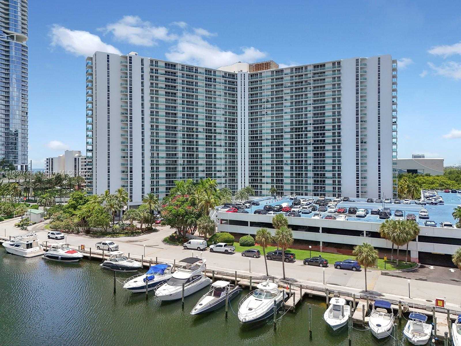 Small Image of 100 BAYVIEW DR #430, Sunny Isles Beach Number 5