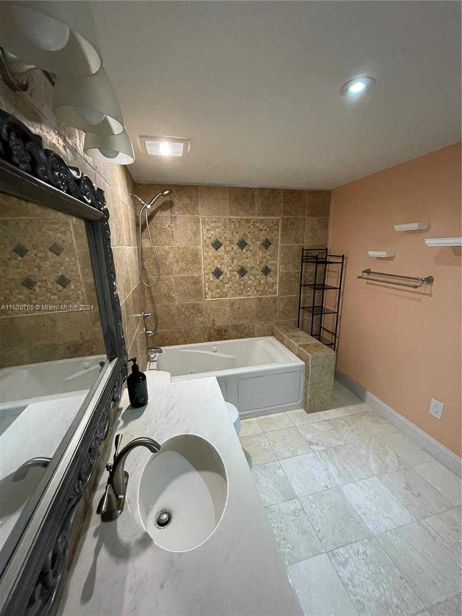 Small Image of 20379 WEST COUNTRY CLUB DR #1836, Aventura Number 18