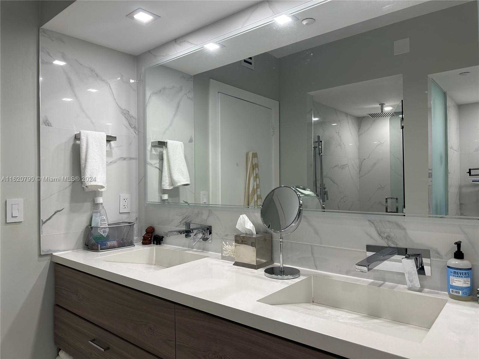 Small Image of 400 ALTON RD #1509, Miami Beach Number 41