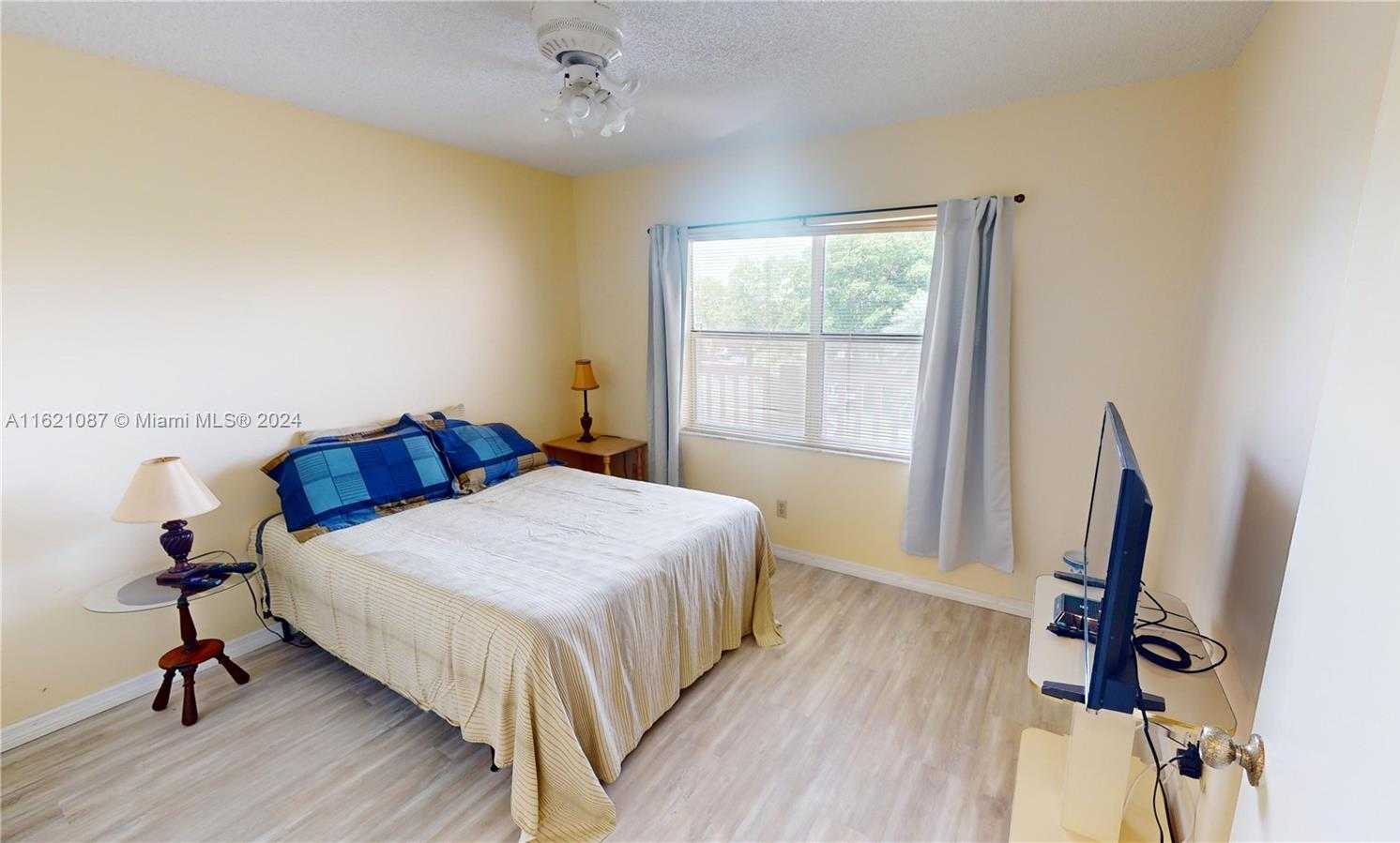 Small Image of 9621 SUNRISE LAKES BLVD #302, Sunrise Number 16