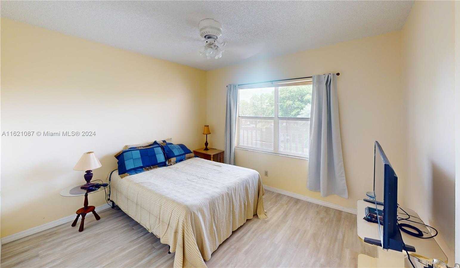 Small Image of 9621 SUNRISE LAKES BLVD #302, Sunrise Number 18