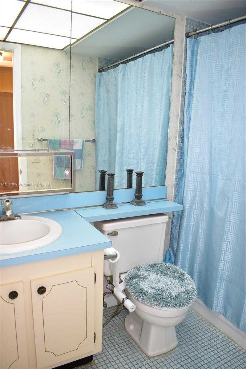 Small Image of 9621 SUNRISE LAKES BLVD #302, Sunrise Number 22