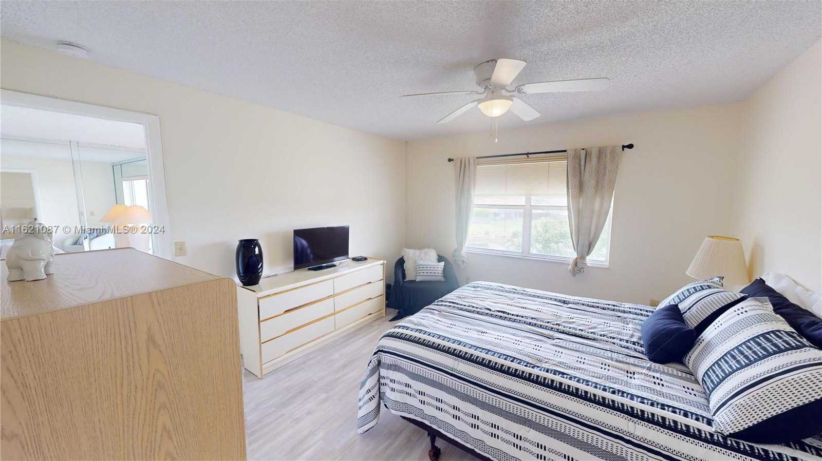 Small Image of 9621 SUNRISE LAKES BLVD #302, Sunrise Number 26