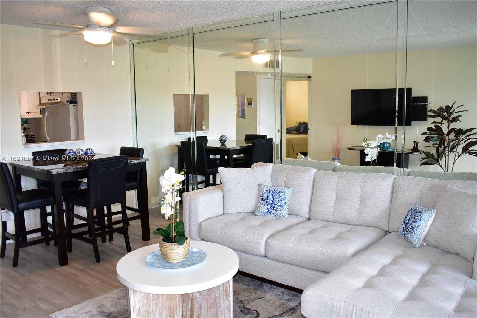 Small Image of 9621 SUNRISE LAKES BLVD #302, Sunrise Number 3