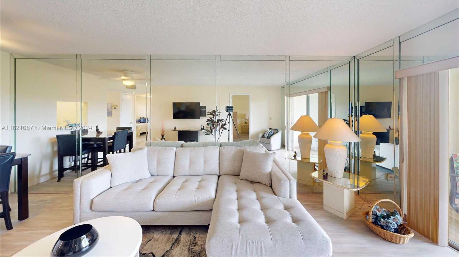 Small Image of 9621 SUNRISE LAKES BLVD #302, Sunrise Number 7