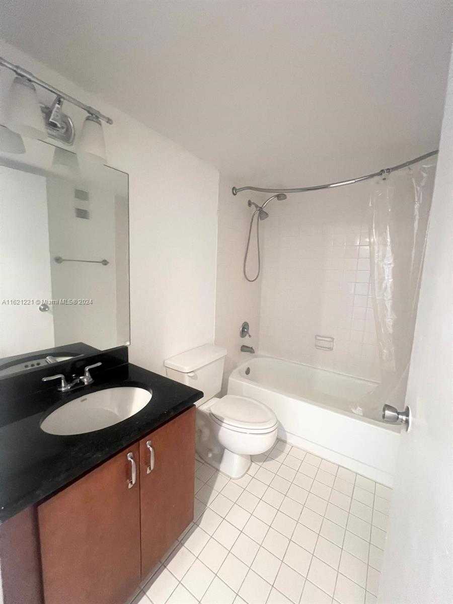 Small Image of 770 CLAUGHTON ISLAND DR #406, Miami Number 10