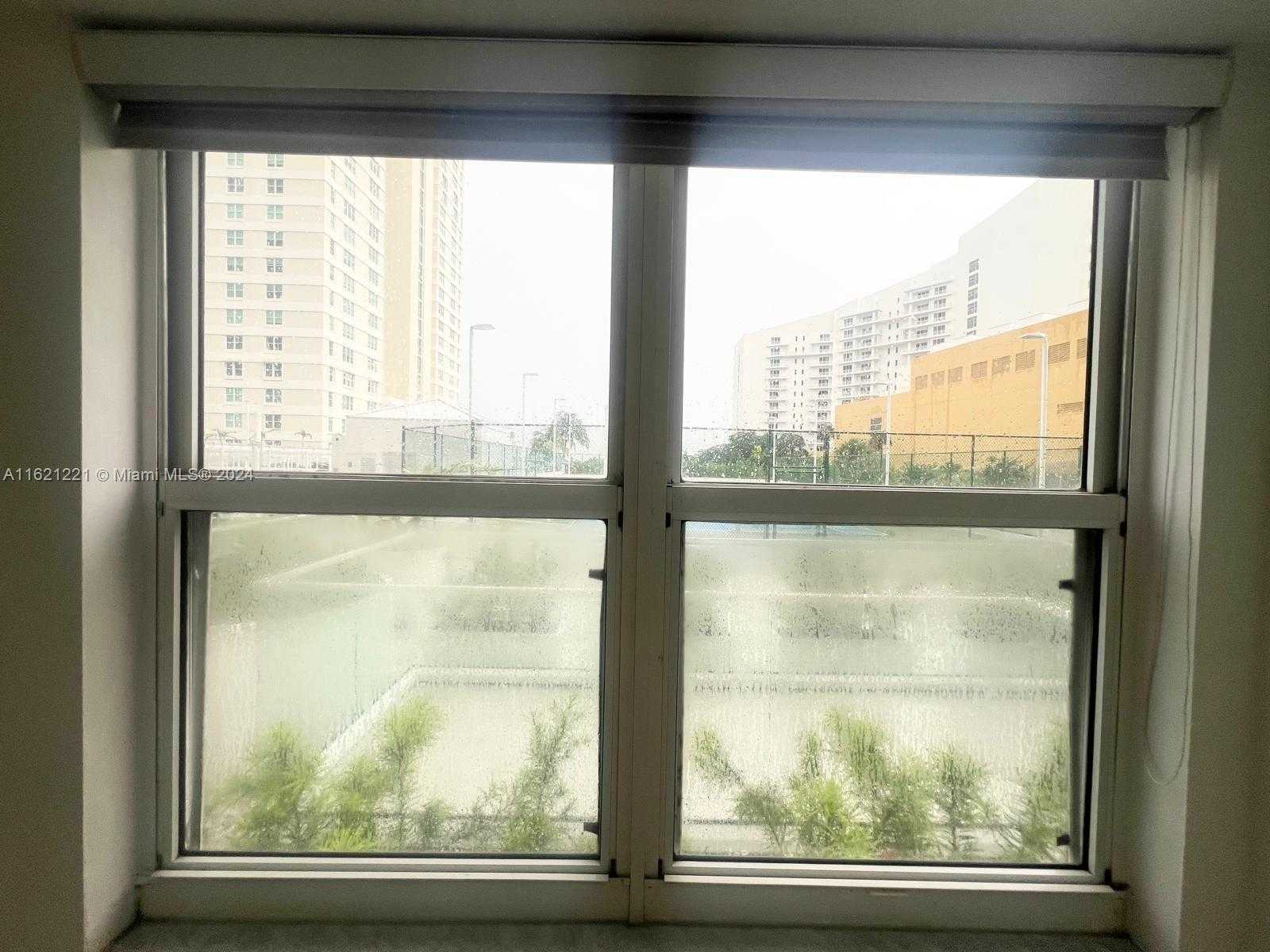 Small Image of 770 CLAUGHTON ISLAND DR #406, Miami Number 21