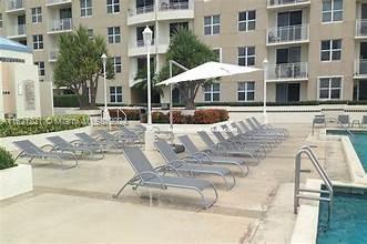 Small Image of 770 CLAUGHTON ISLAND DR #406, Miami Number 22