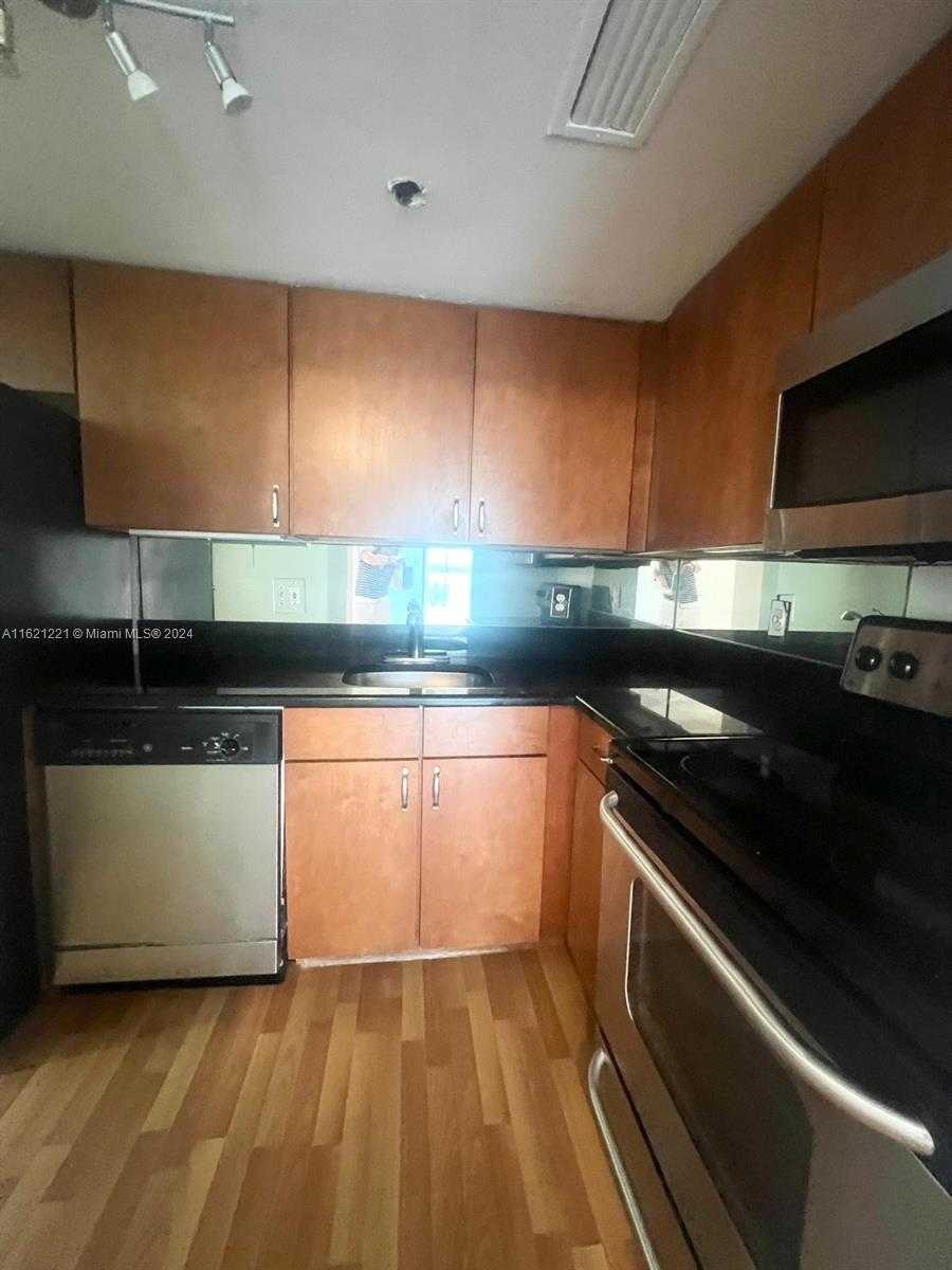 Small Image of 770 CLAUGHTON ISLAND DR #406, Miami Number 6