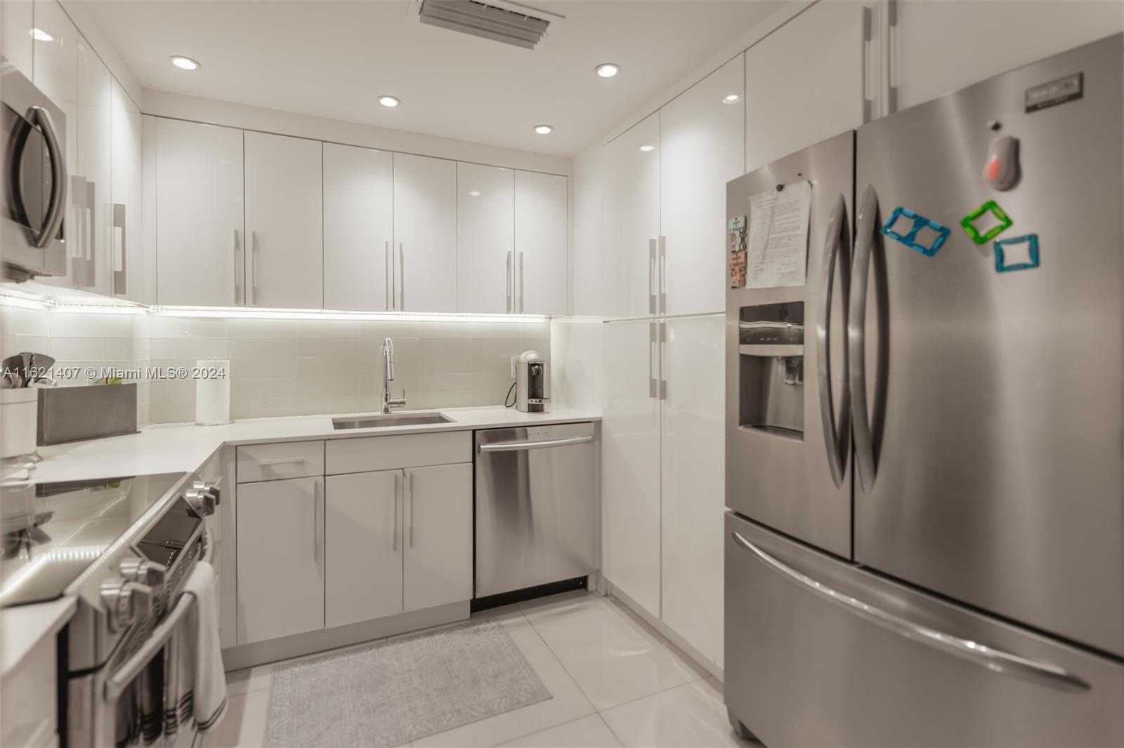 Small Image of 1950 SOUTH OCEAN DR #19G, Hallandale Beach Number 11