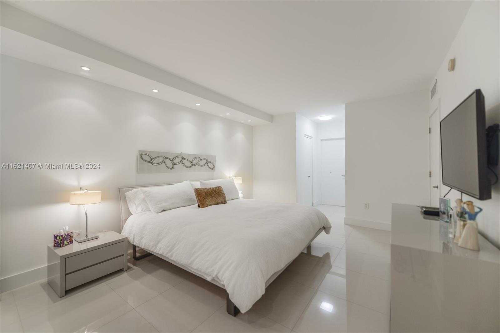Small Image of 1950 SOUTH OCEAN DR #19G, Hallandale Beach Number 13