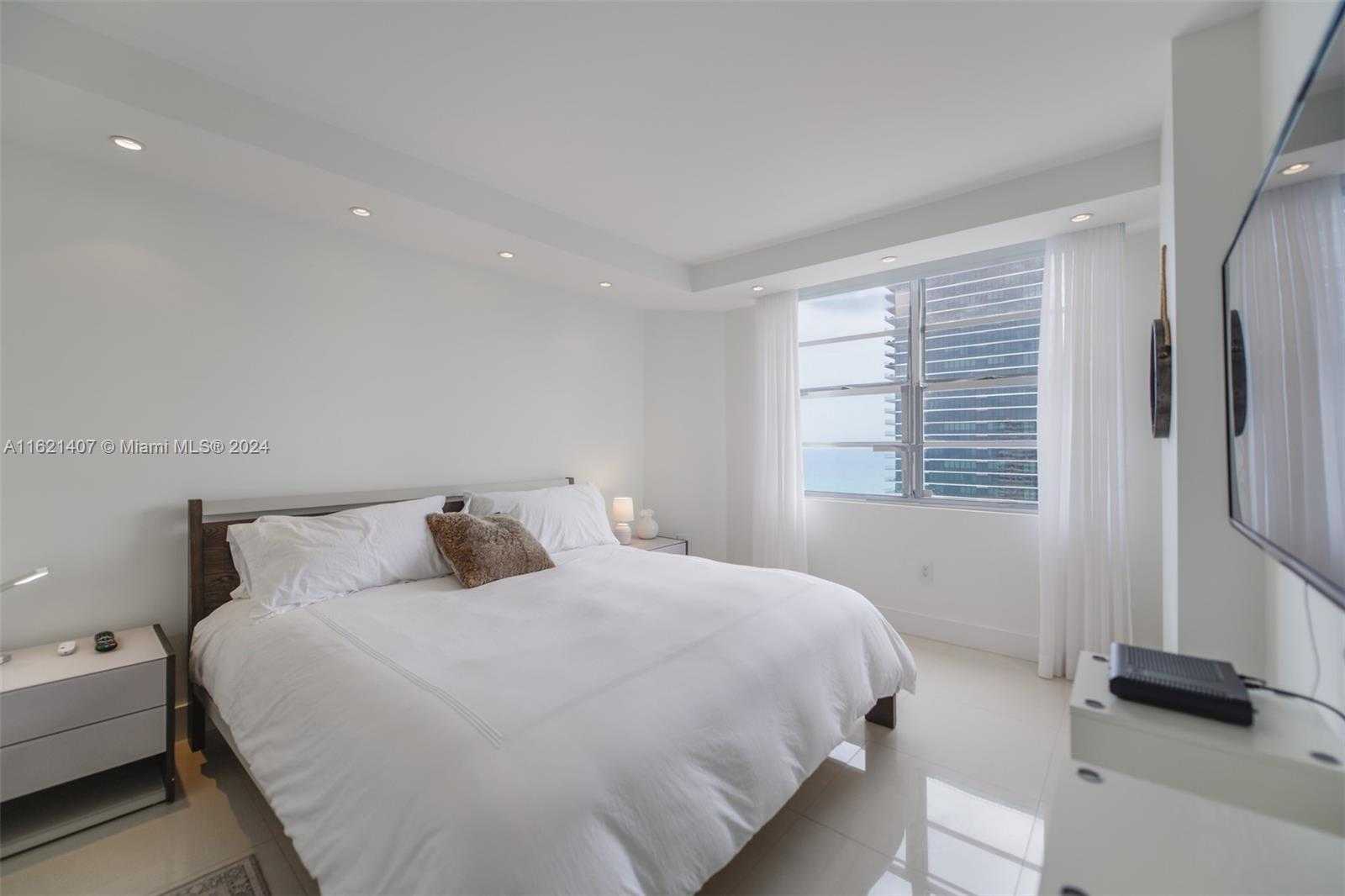 Small Image of 1950 SOUTH OCEAN DR #19G, Hallandale Beach Number 20