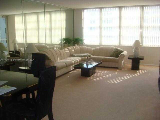 Small Image of 5401 Collins Ave, Miami Beach, FL 33140, USA Number 10