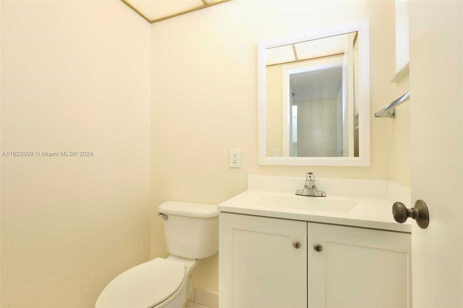 Small Image of 6870 ROYAL PALM BLVD #210M, Margate Number 17