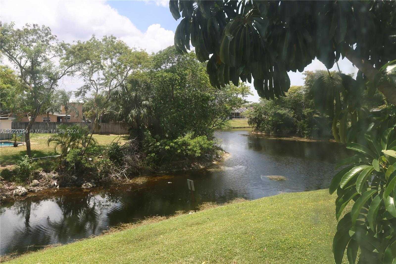 Small Image of 6870 ROYAL PALM BLVD #210M, Margate Number 18