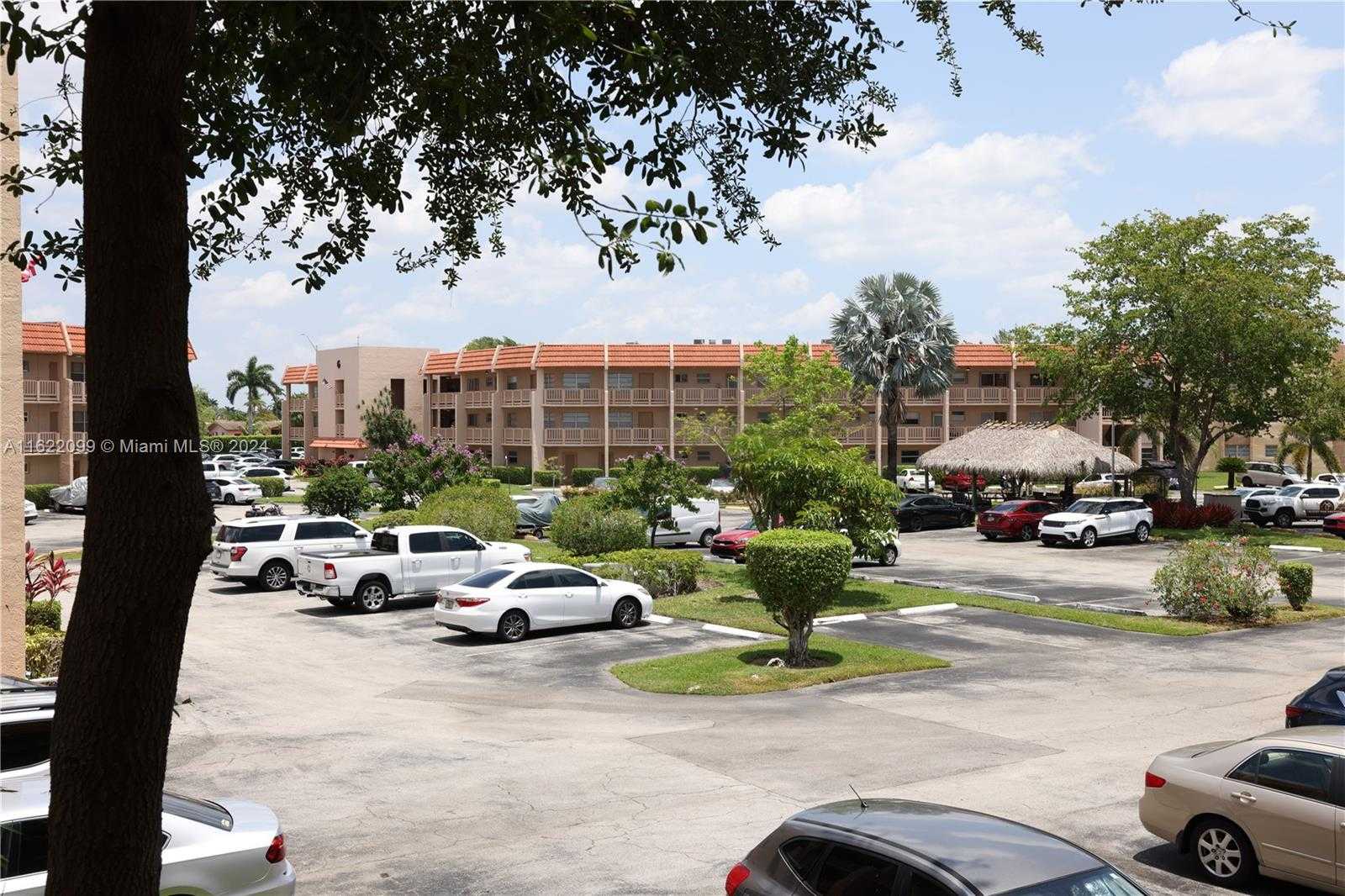 Small Image of 6870 ROYAL PALM BLVD #210M, Margate Number 25
