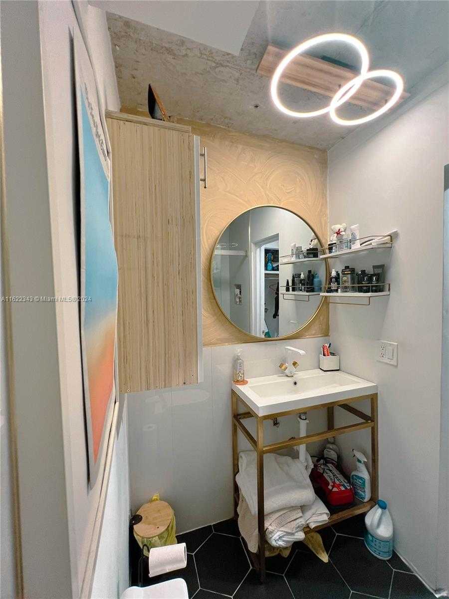 Small Image of 1000 WEST AVE #730, Miami Beach Number 13