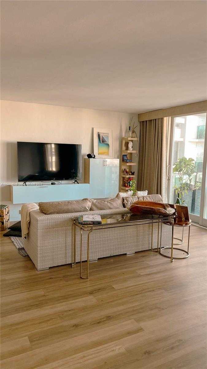 Small Image of 1000 WEST AVE #730, Miami Beach Number 2
