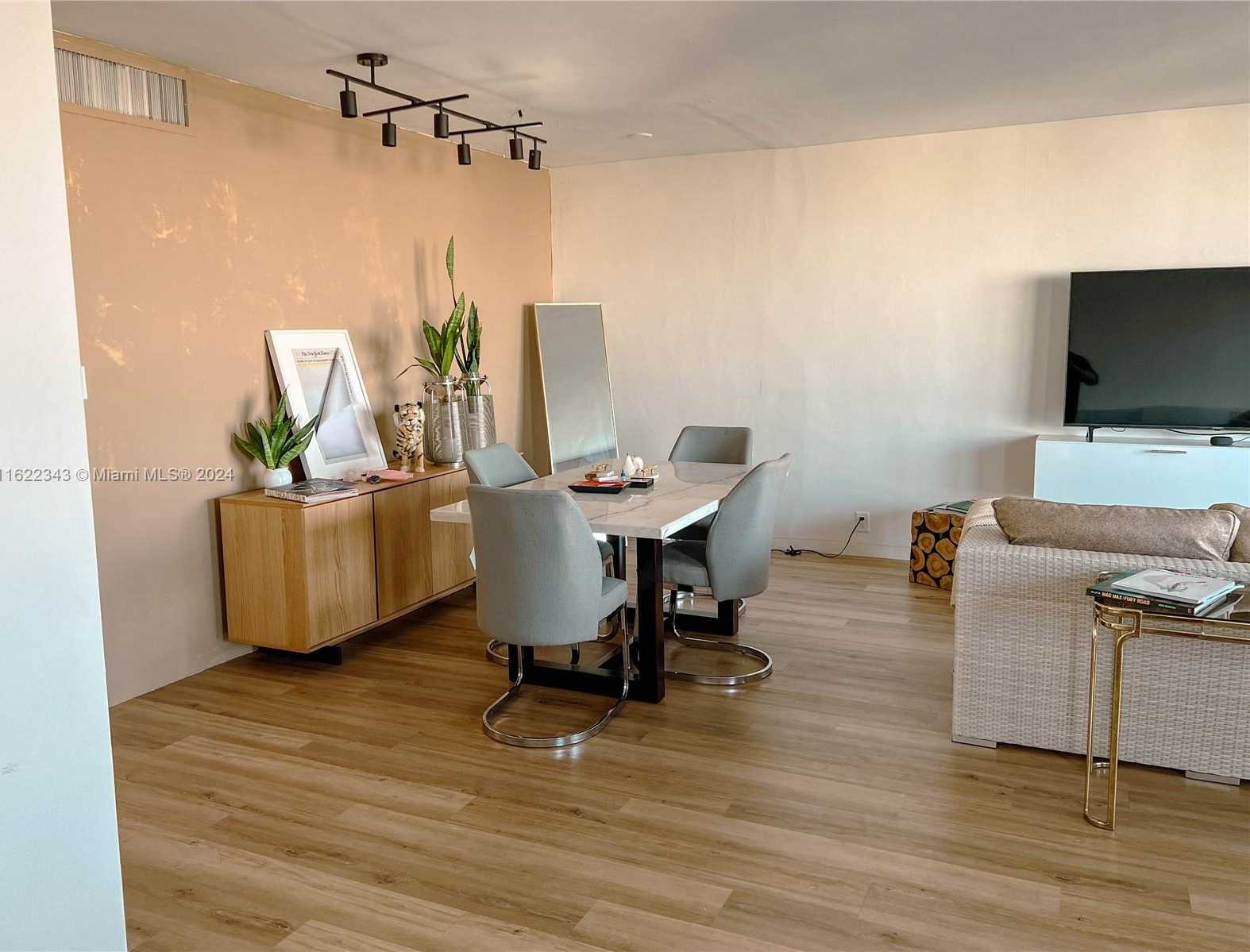 Small Image of 1000 WEST AVE #730, Miami Beach Number 8