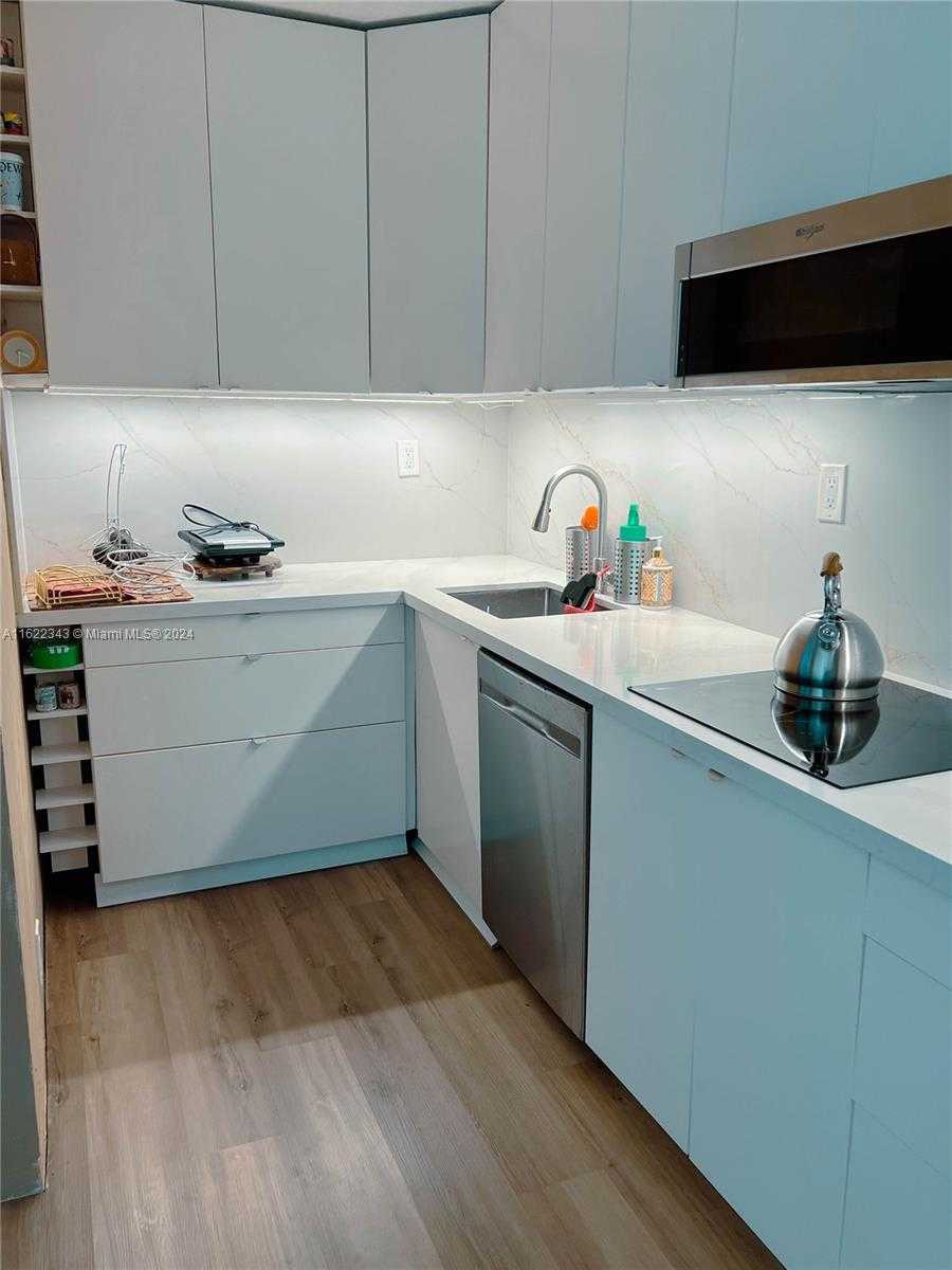 Small Image of 1000 WEST AVE #730, Miami Beach Number 9