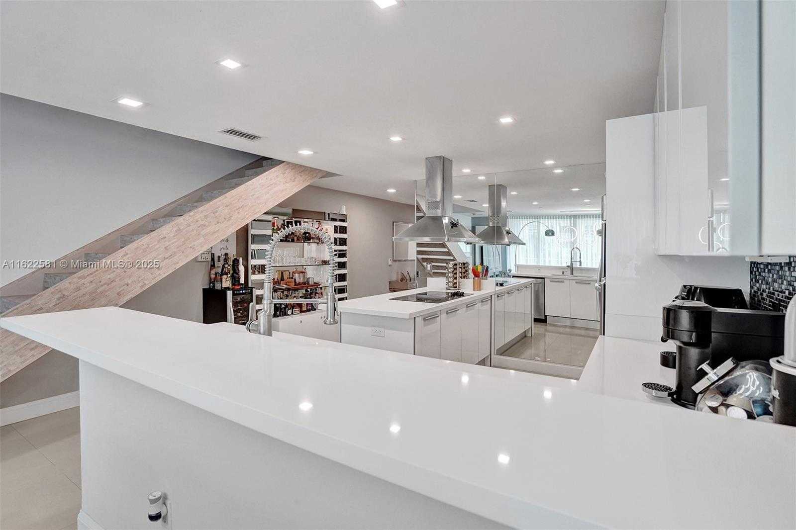 Small Image of 2950 NORTH EAST 188TH ST #325, Aventura Number 20