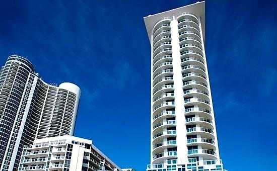Small Image of 17315 Collins Ave, Sunny Isles Beach, FL 33160, USA Number 3