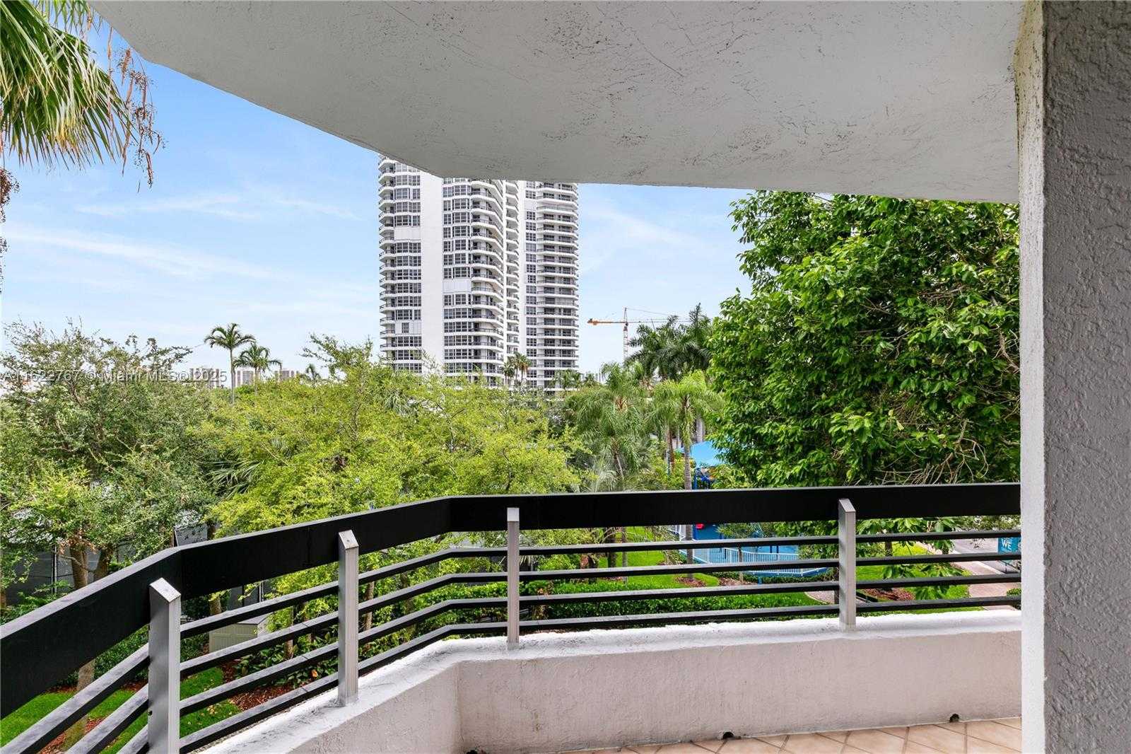Small Image of 3600 MYSTIC POINTE DR #407, Aventura Number 15