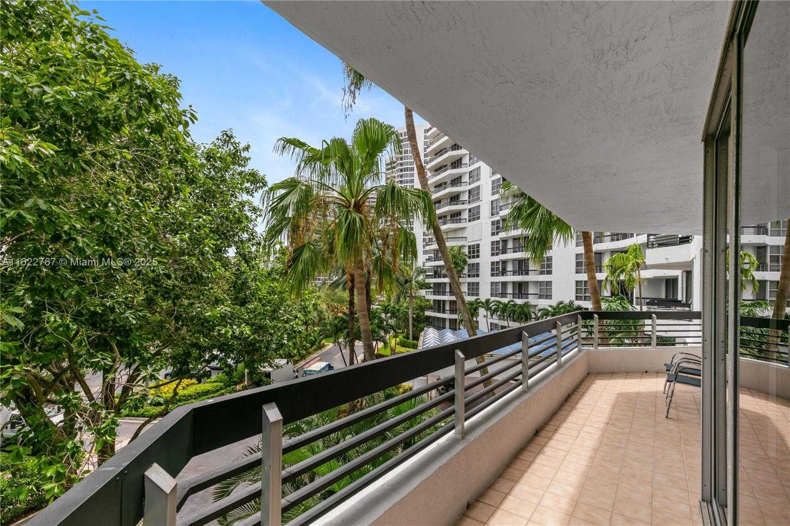 Small Image of 3600 MYSTIC POINTE DR #407, Aventura Number 17
