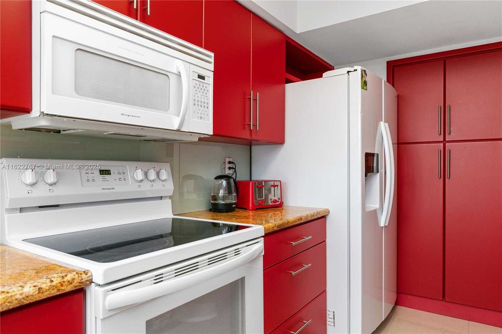Small Image of 3600 MYSTIC POINTE DR #407, Aventura Number 25