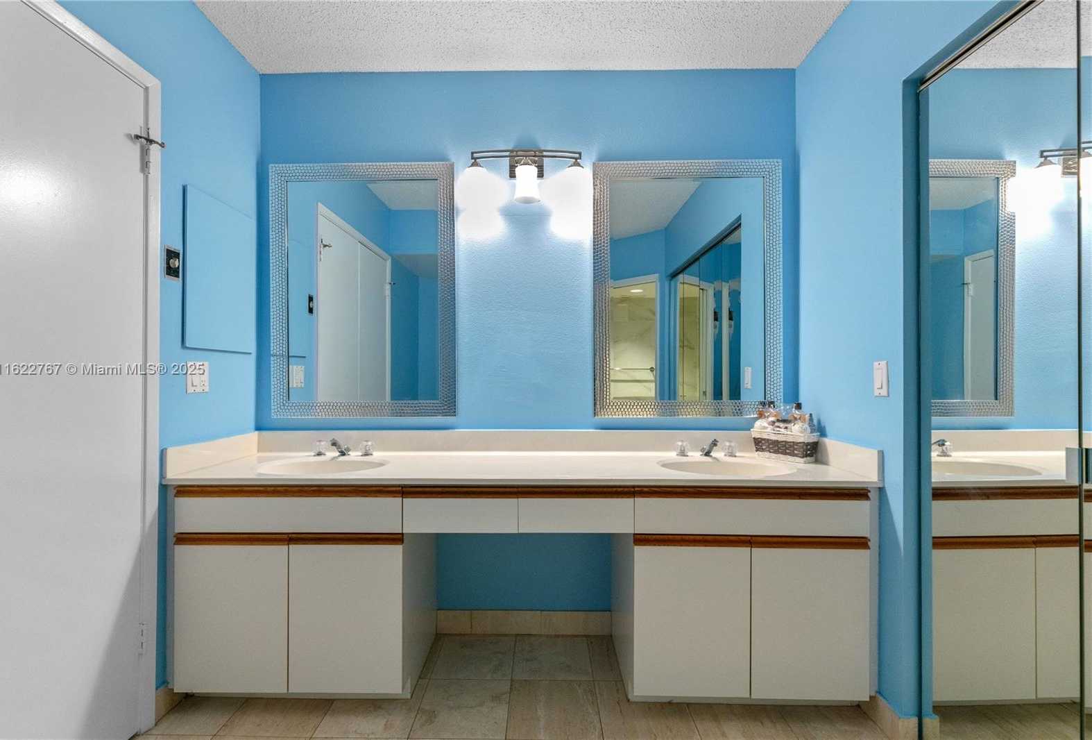 Small Image of 3600 MYSTIC POINTE DR #407, Aventura Number 28