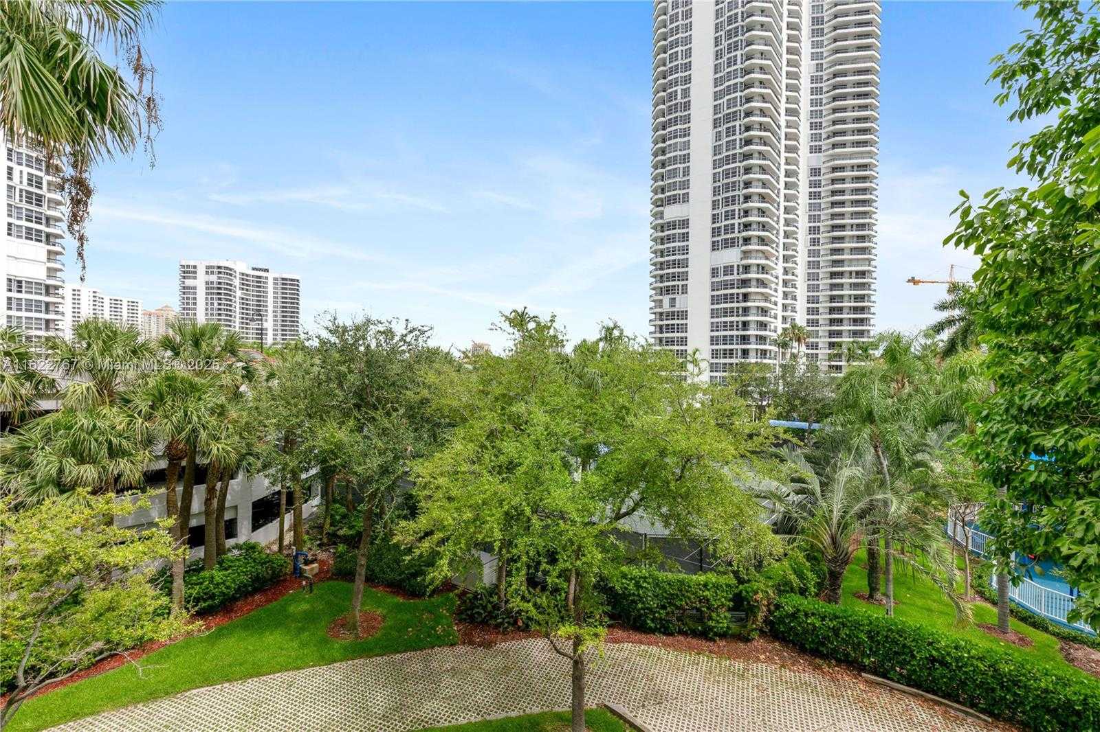 Small Image of 3600 MYSTIC POINTE DR #407, Aventura Number 34