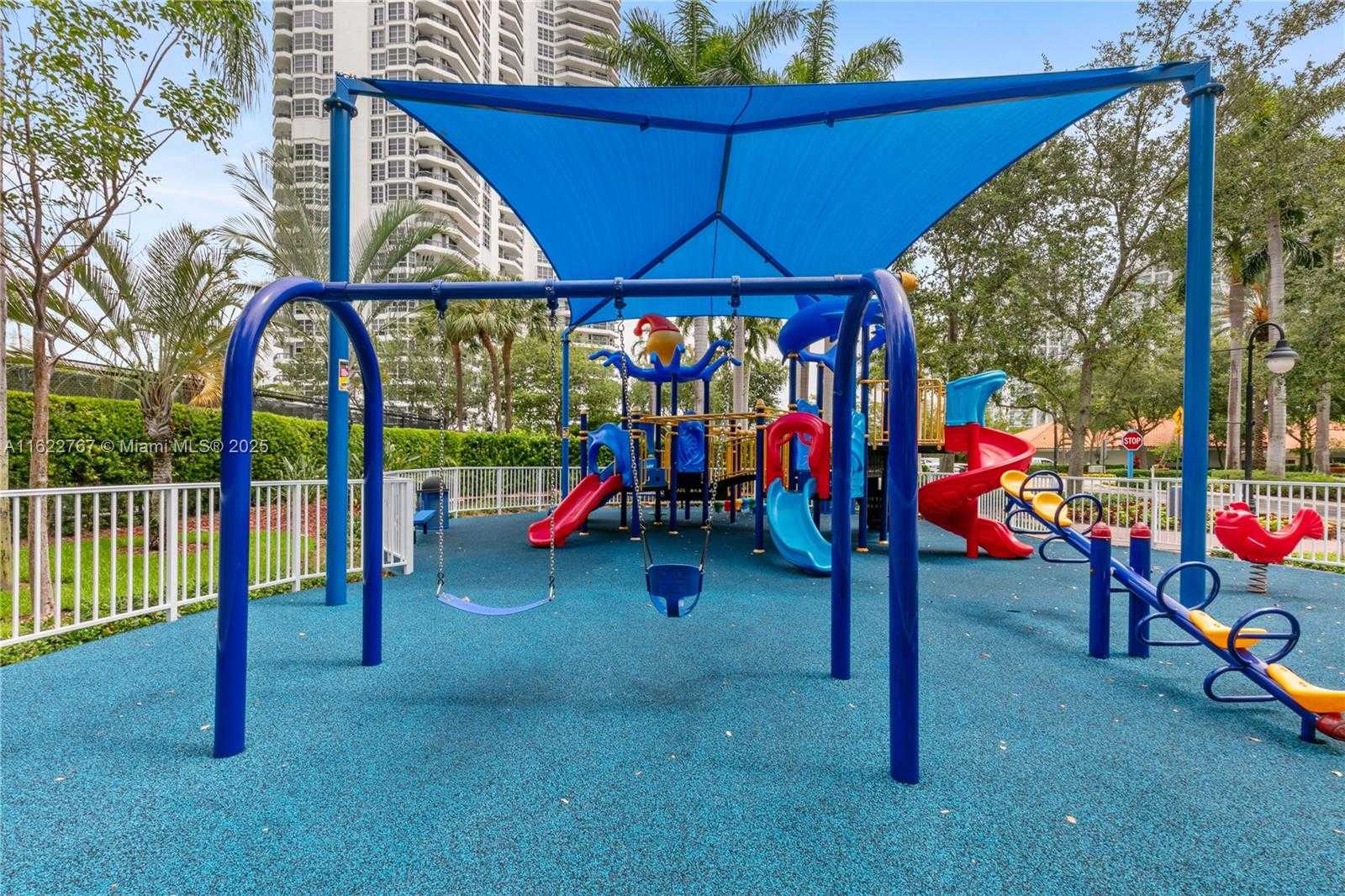 Small Image of 3600 MYSTIC POINTE DR #407, Aventura Number 36