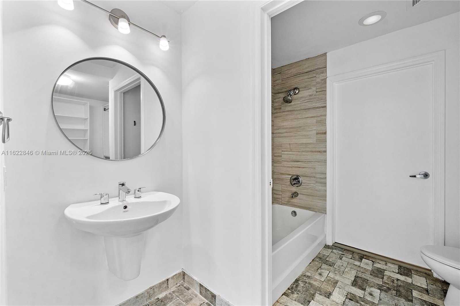Small Image of 60 SOUTH WEST 13TH ST #1921, Miami Number 22