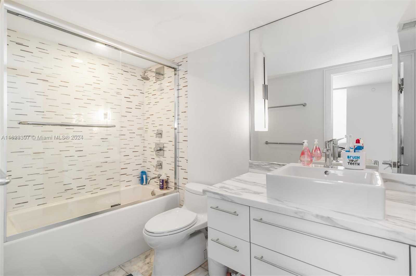 Small Image of 5025 COLLINS AVE #903, Miami Beach Number 22