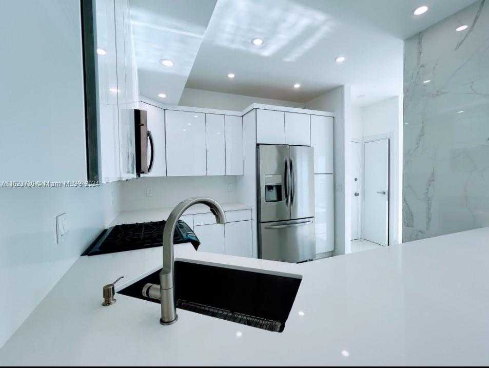 Small Image of 2030 SOUTH OCEAN DR #2220, Hallandale Beach Number 21