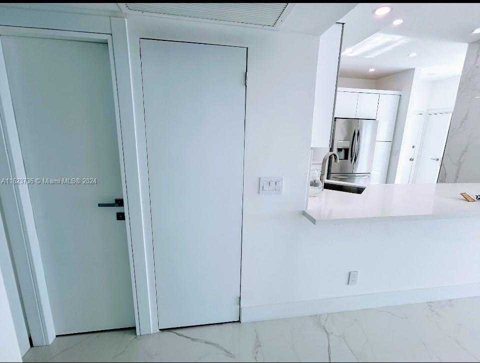 Small Image of 2030 SOUTH OCEAN DR #2220, Hallandale Beach Number 25