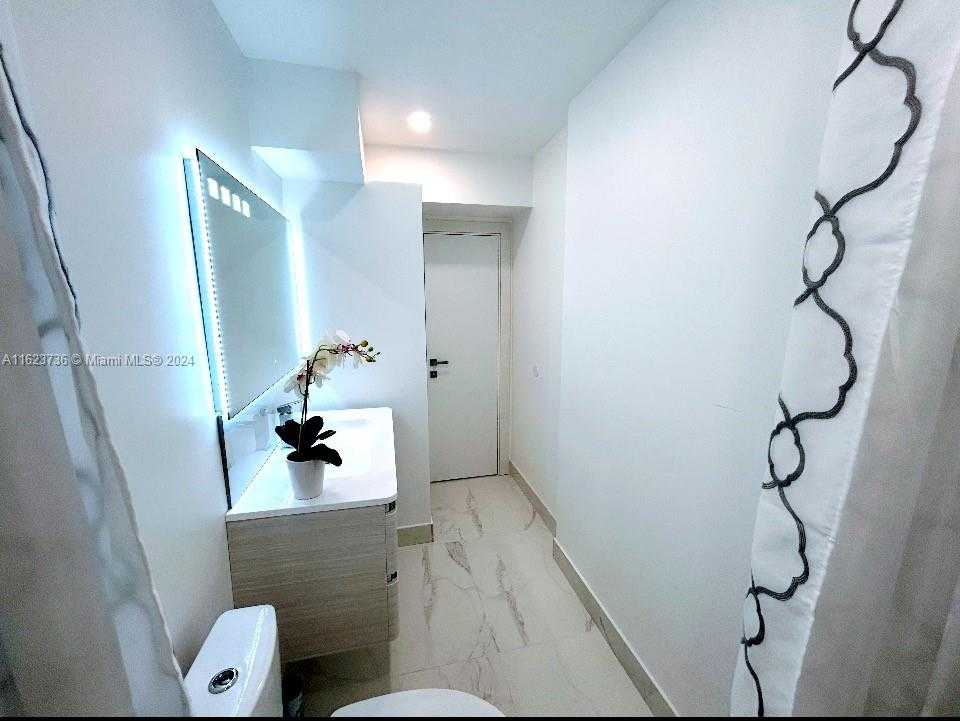 Small Image of 2030 SOUTH OCEAN DR #2220, Hallandale Beach Number 30
