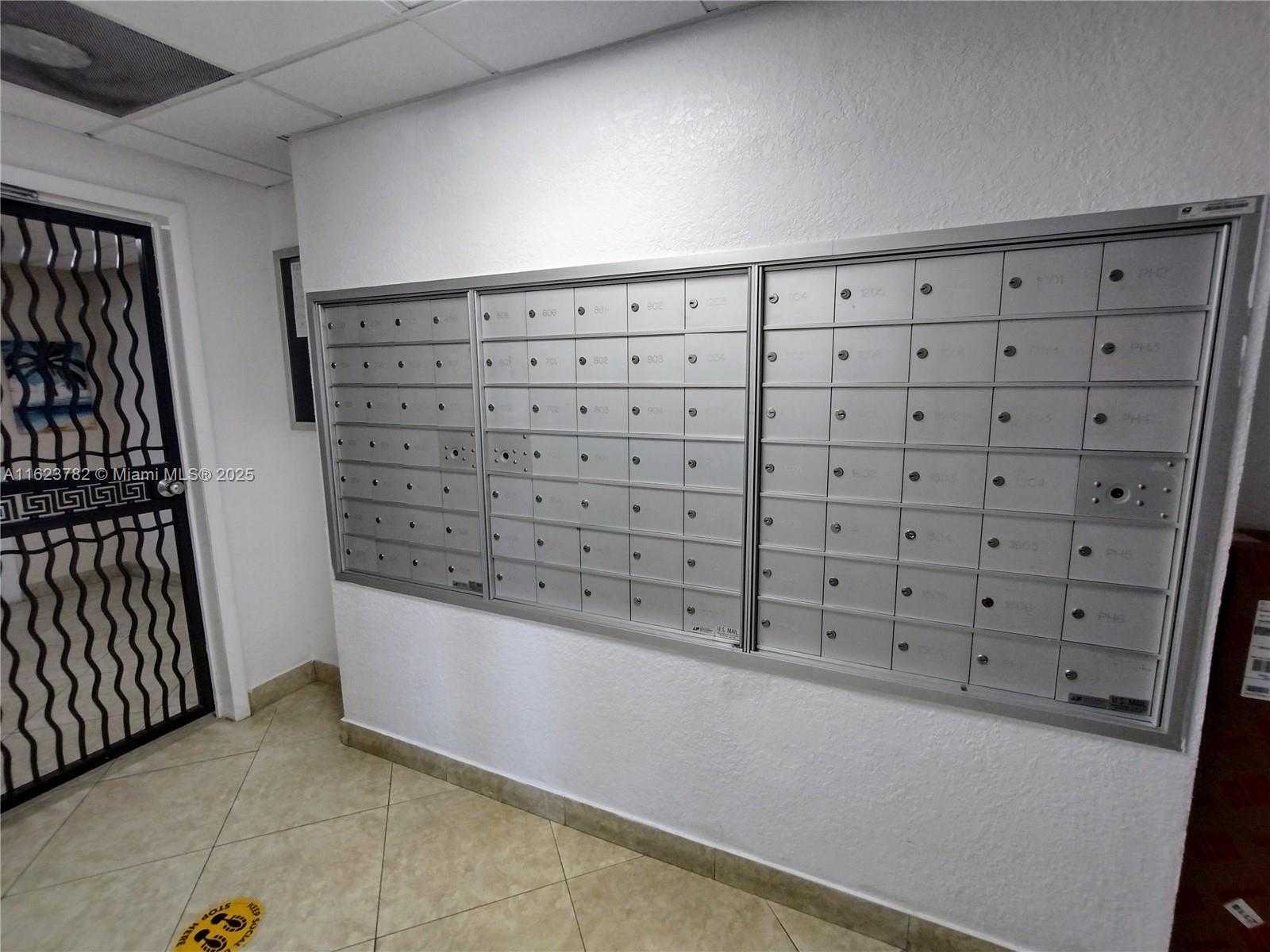 Small Image of 1501 SOUTH OCEAN DR #201, Hollywood Number 27