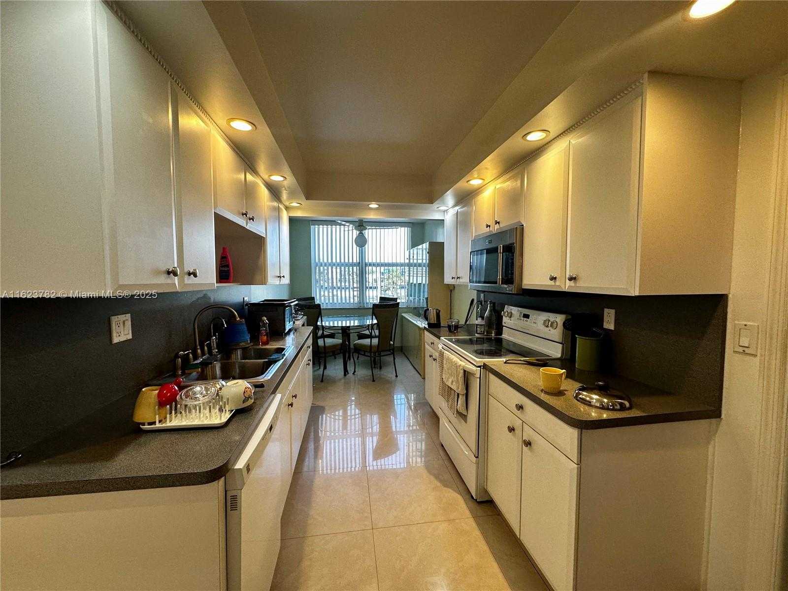 Small Image of 1501 SOUTH OCEAN DR #201, Hollywood Number 7