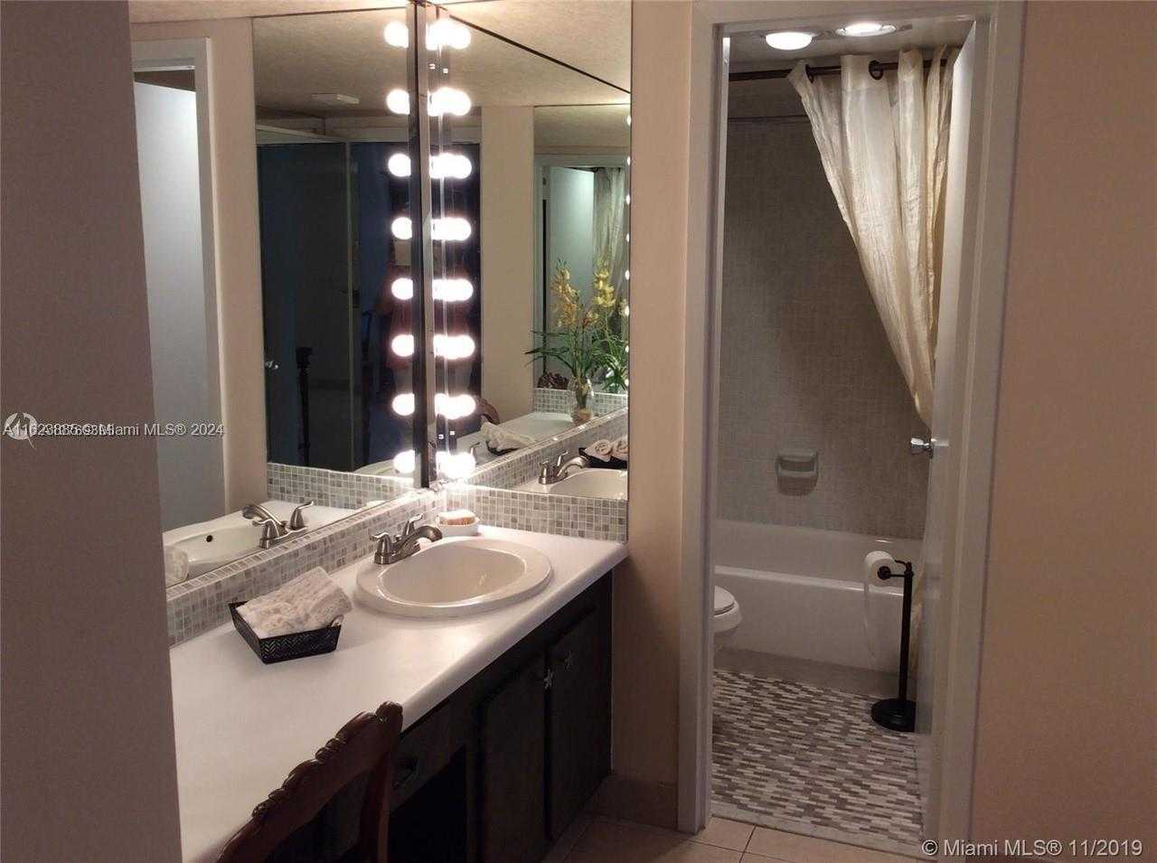 Small Image of 20100 WEST COUNTRY CLUB DR #202, Aventura Number 14