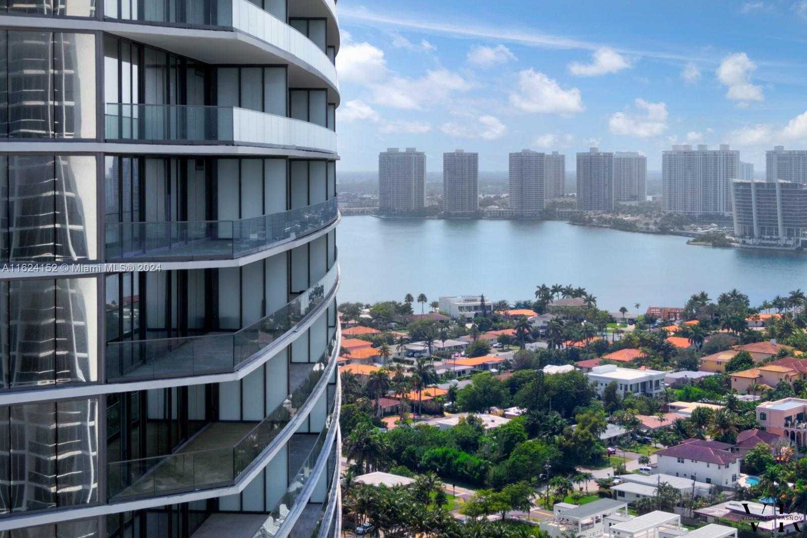 Small Image of 18975 Collins Ave, Sunny Isles Beach, FL 33160, USA Number 2