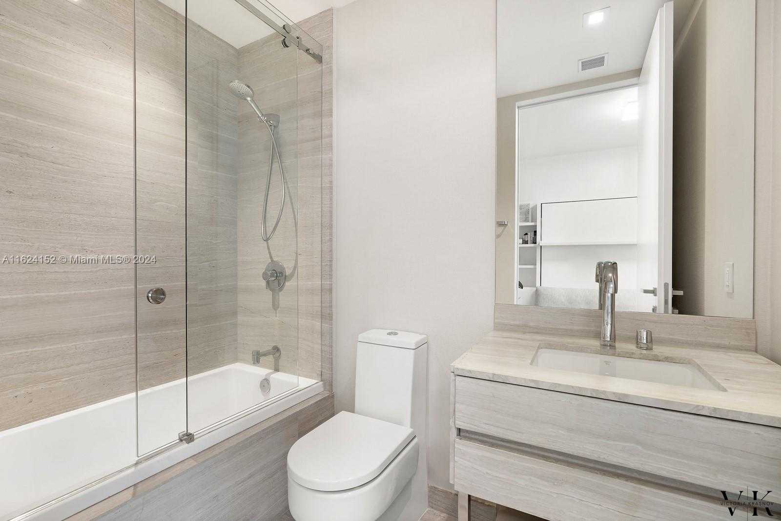 Small Image of 18975 Collins Ave, Sunny Isles Beach, FL 33160, USA Number 29