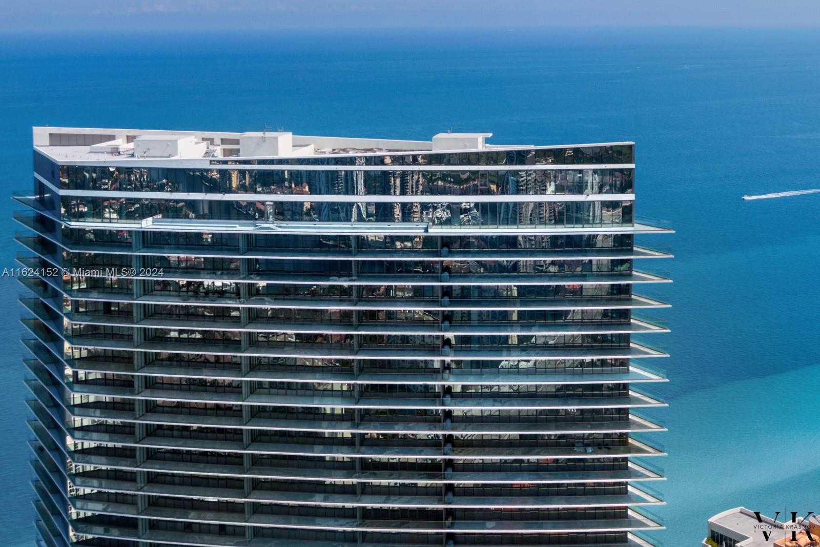 Small Image of 18975 Collins Ave, Sunny Isles Beach, FL 33160, USA Number 3