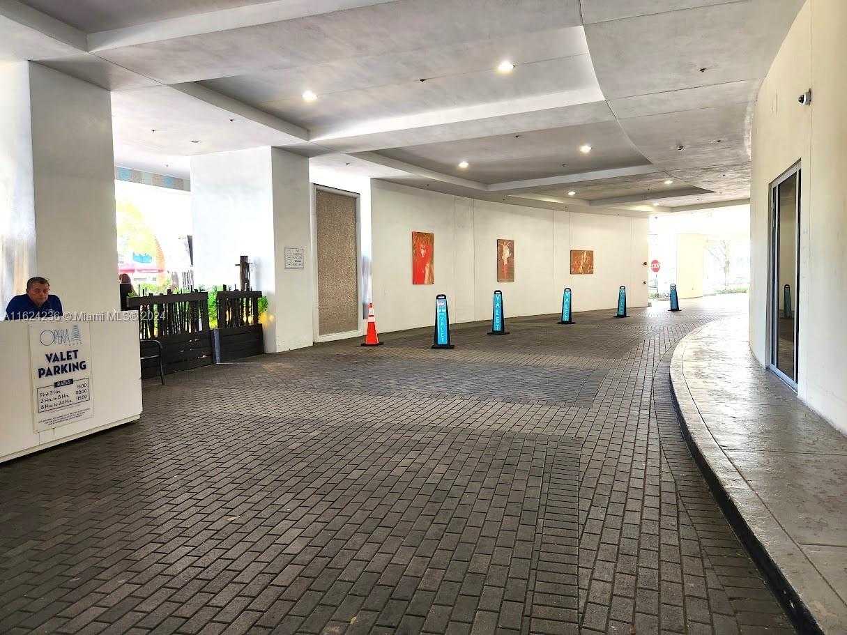Small Image of 1750 NORTH BAYSHORE DR #1204, Miami Number 19