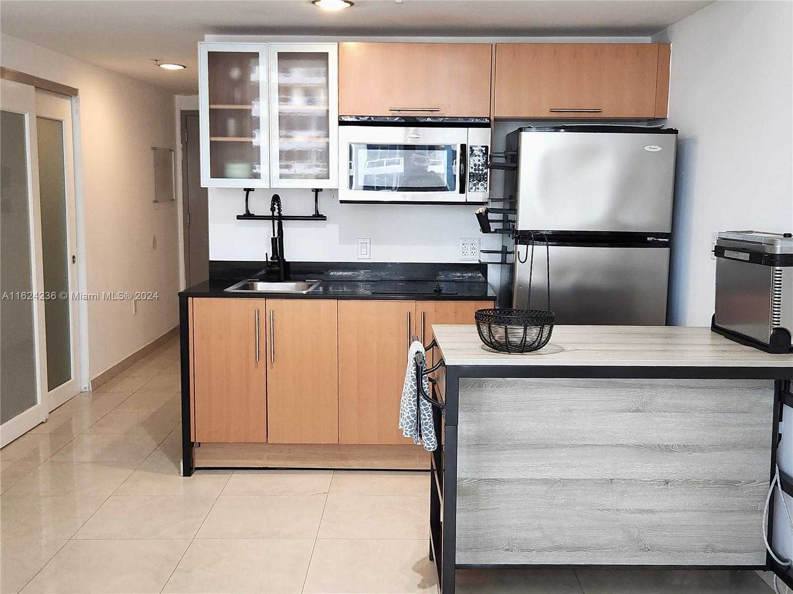 Small Image of 1750 NORTH BAYSHORE DR #1204, Miami Number 4