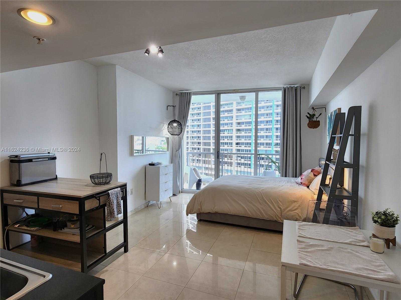 Small Image of 1750 NORTH BAYSHORE DR #1204, Miami Number 8