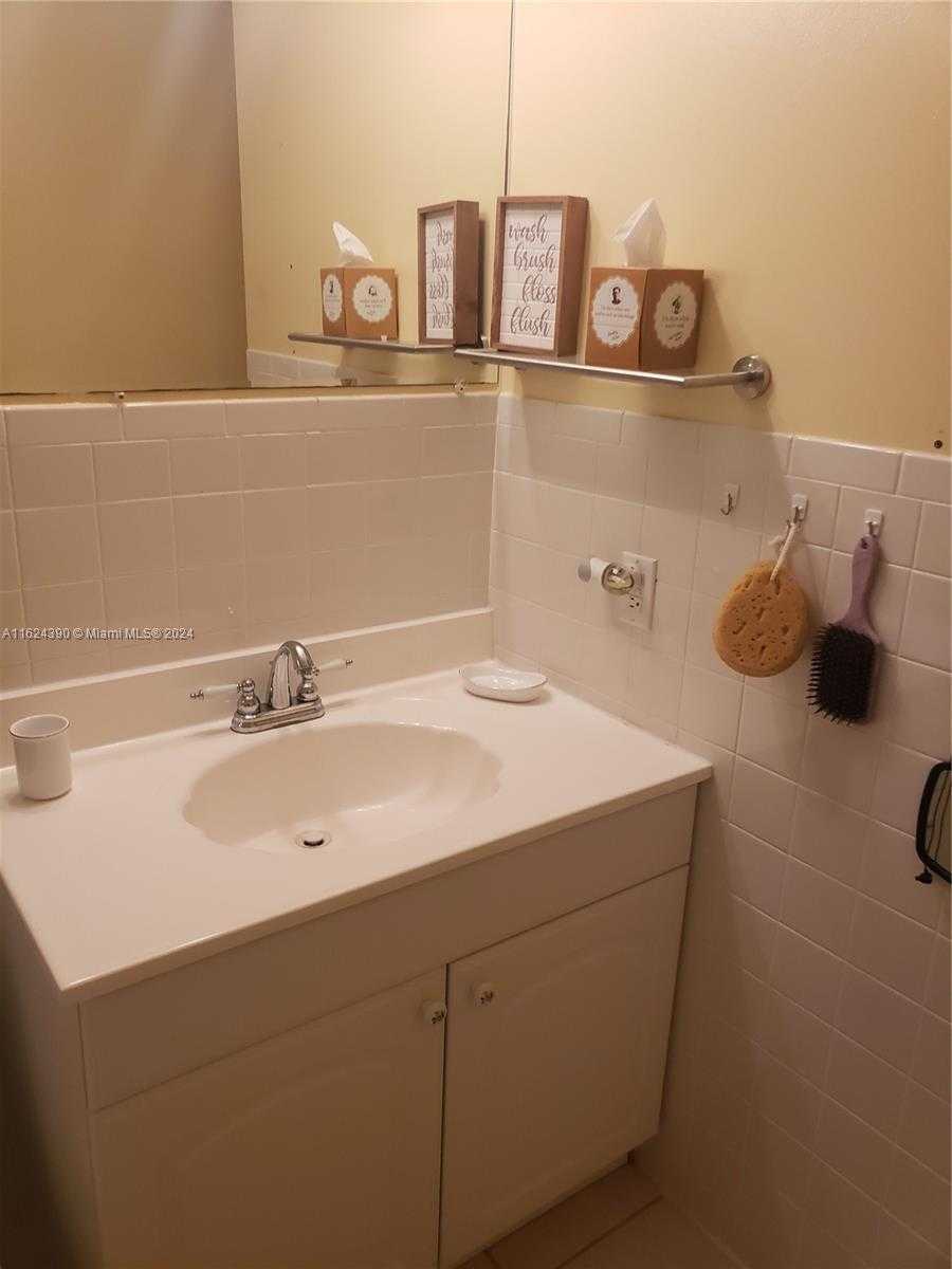 Small Image of 2220 NORTH EAST 68TH ST #1028, Fort Lauderdale Number 15