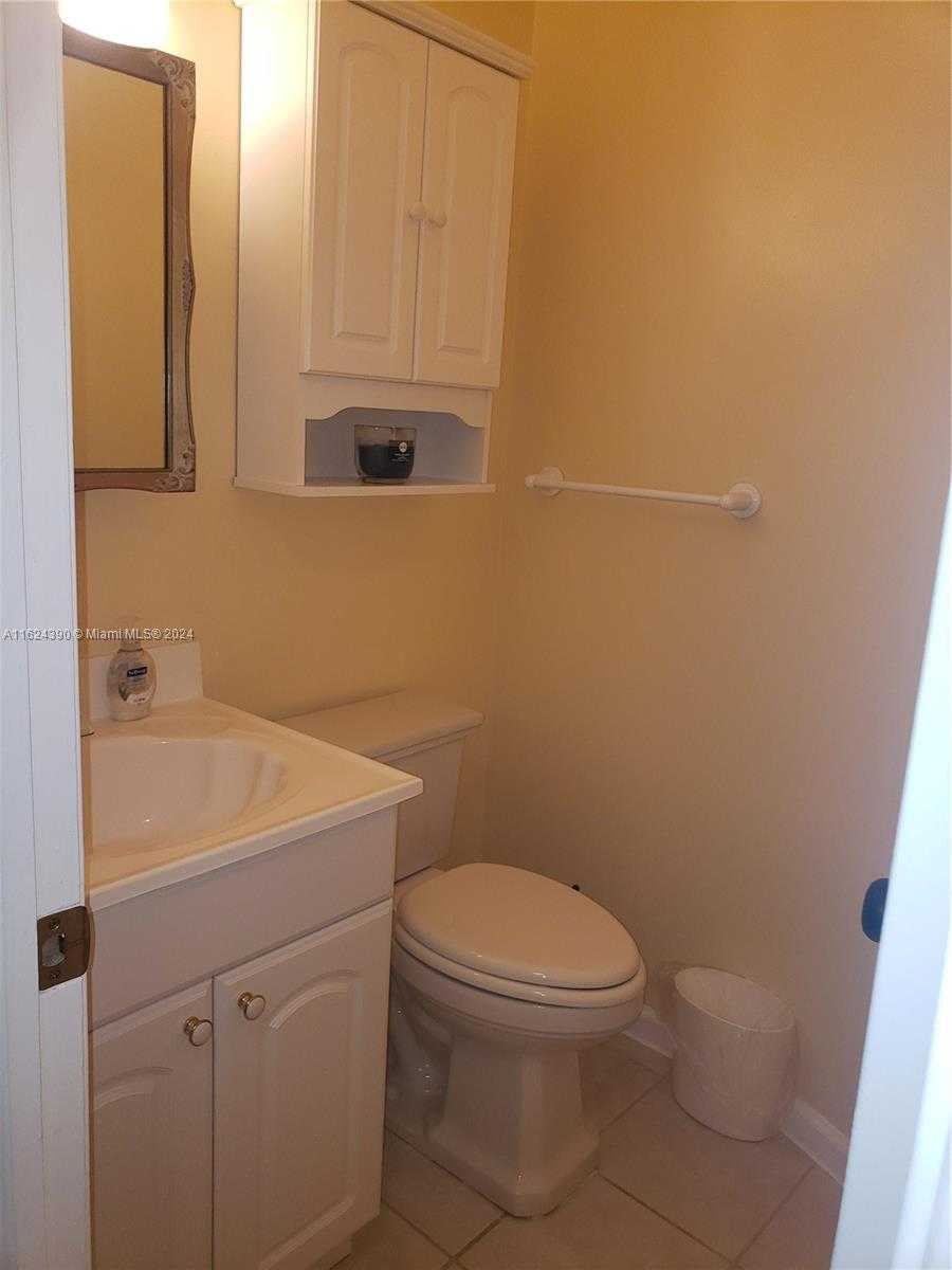 Small Image of 2220 NORTH EAST 68TH ST #1028, Fort Lauderdale Number 5