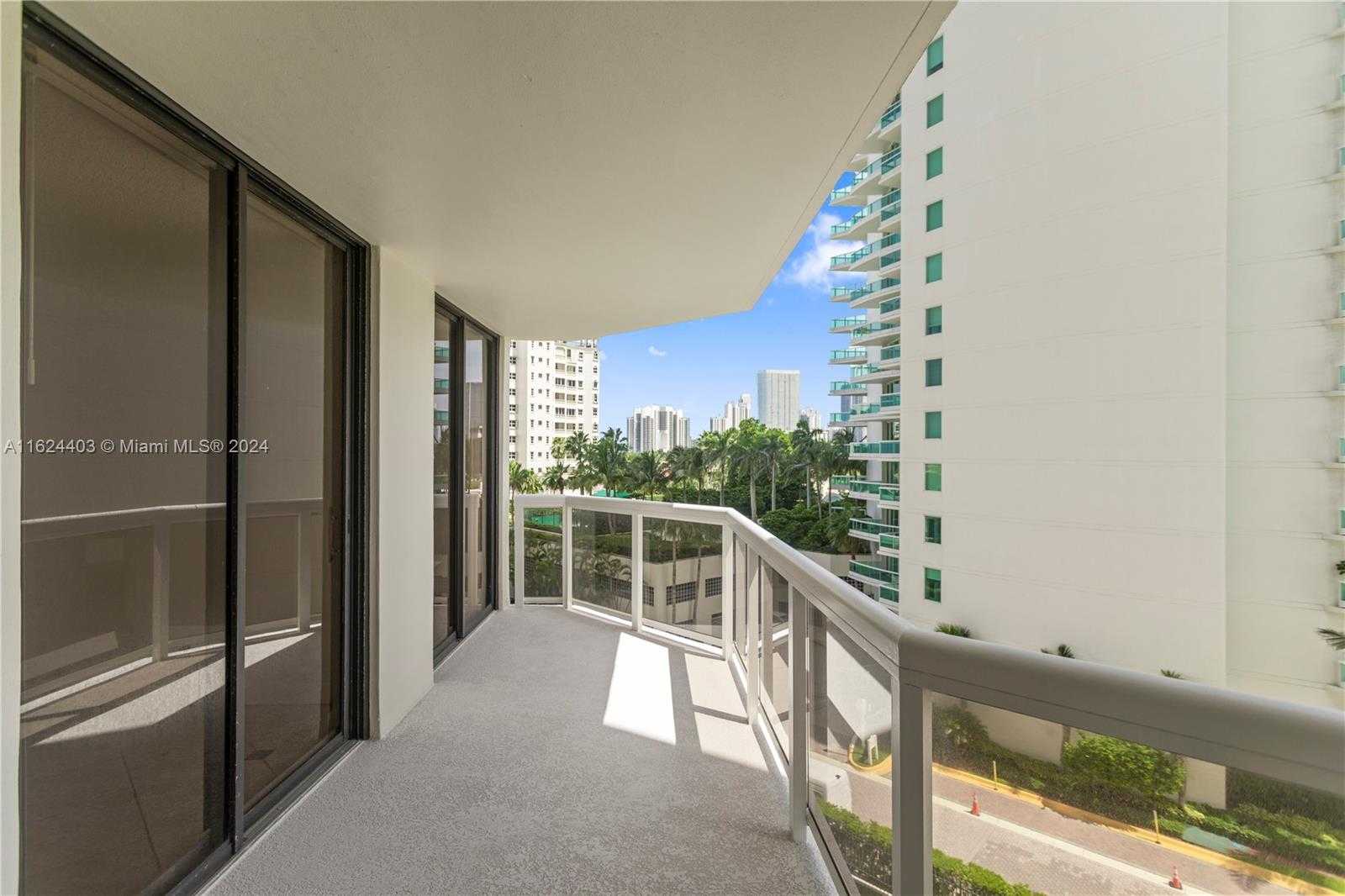 Small Image of 20185 EAST COUNTRY CLUB DR #502, Aventura Number 14